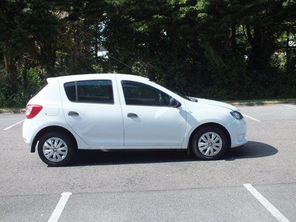 Dacia Sandero Hatchback, Petrol, 2016, White