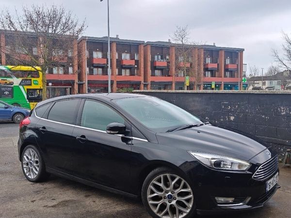 Ford Focus Hatchback, Petrol, 2016, Black