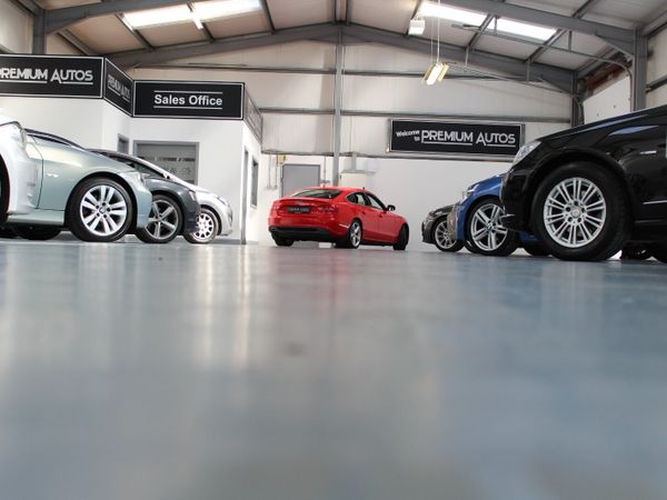 Mini Cooper Hatchback, Diesel, 2014, White