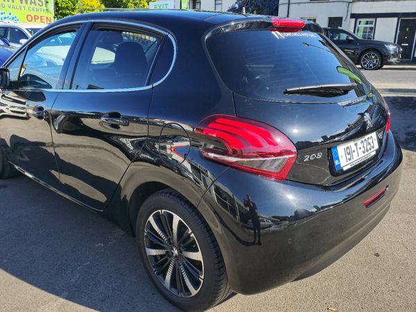 Peugeot 208 Hatchback, Petrol, 2019, Black