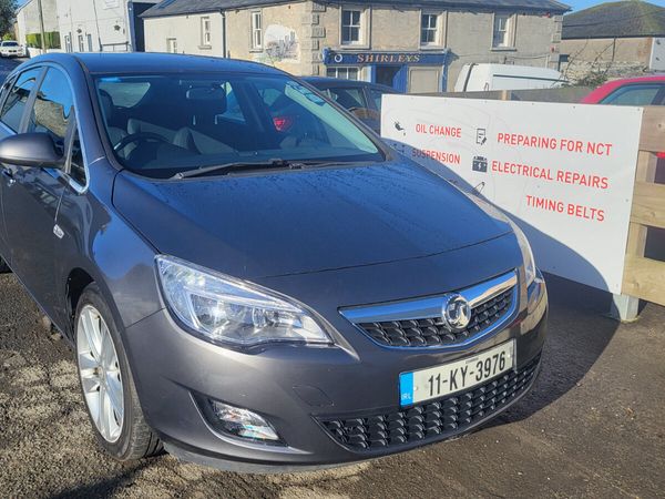 Vauxhall Astra Hatchback, Diesel, 2011, Grey