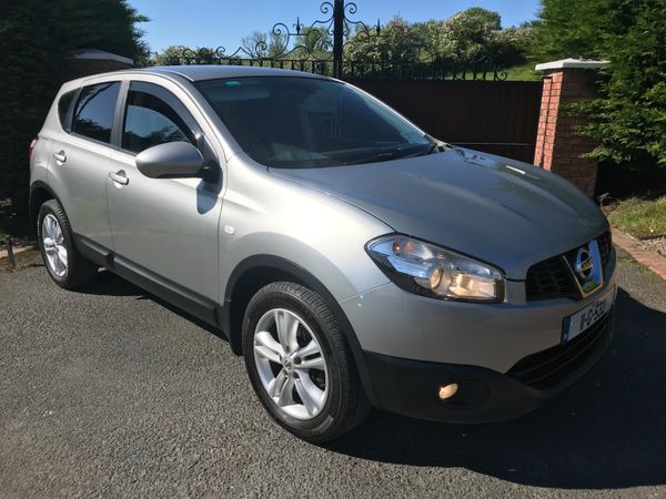 Nissan Qashqai Hatchback, Diesel, 2011, Silver
