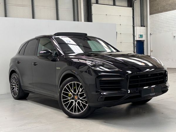 Porsche Cayenne SUV, Petrol Plug-in Hybrid, 2021, Black
