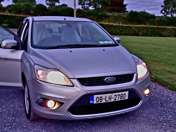 Ford Focus Saloon, Petrol, 2008, Silver