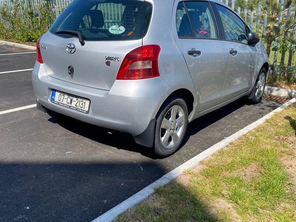 Toyota Yaris Hatchback, Petrol, 2007, Silver