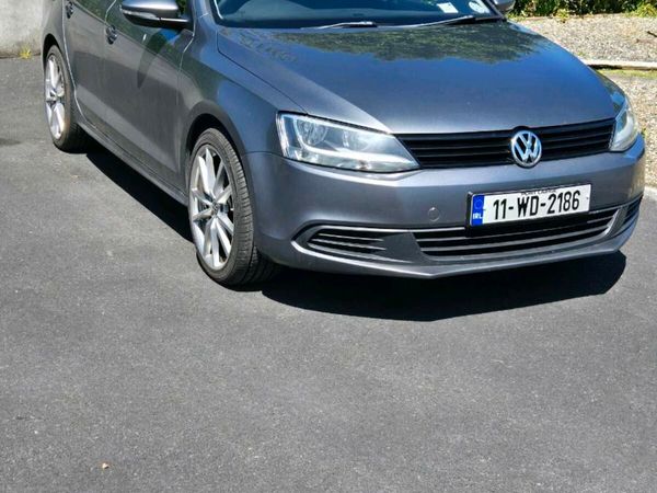 Volkswagen Jetta Saloon, Diesel, 2011, Grey