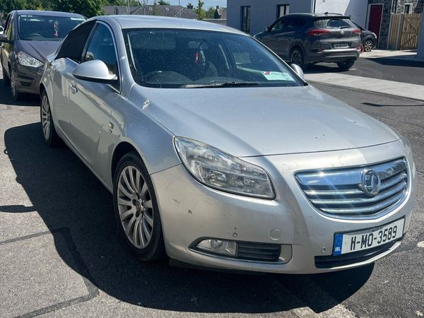 Vauxhall Insignia Hatchback, Diesel, 2011, Silver