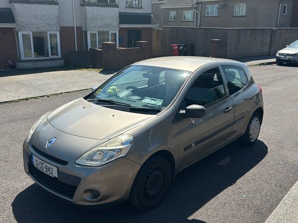 Renault Clio Hatchback, Ethanol Petrol, 2012, Gold