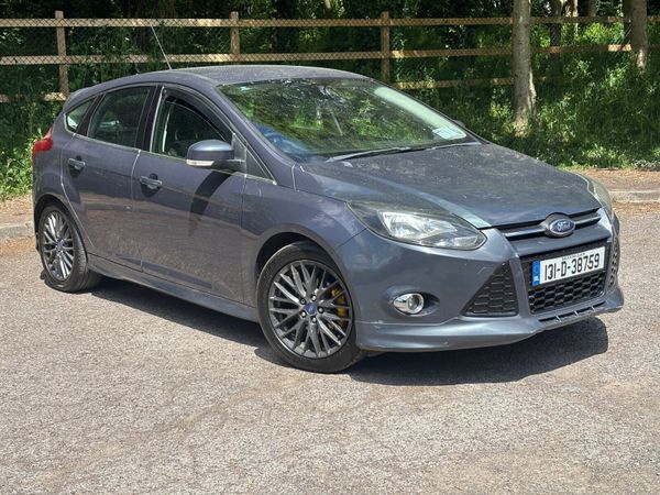 Ford Focus Hatchback, Petrol, 2013, Grey