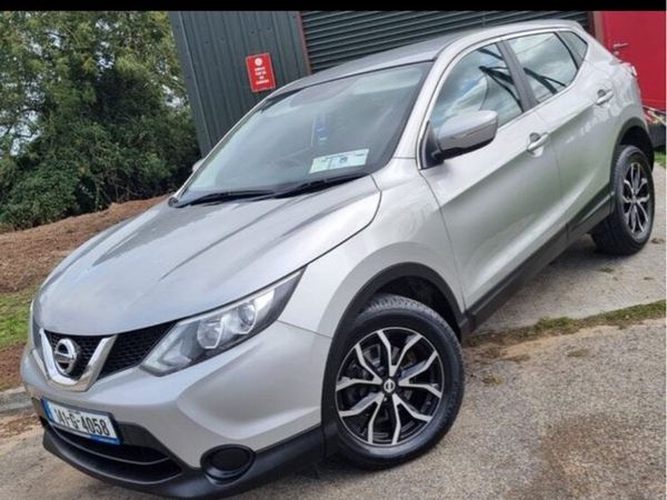 Nissan Qashqai Hatchback, Diesel, 2014, Silver