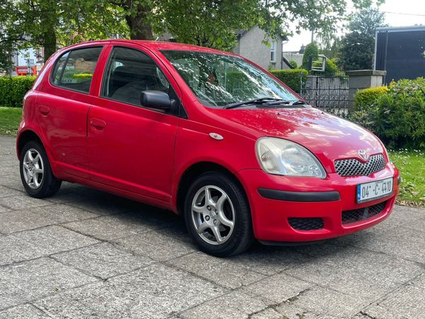 Toyota Yaris Hatchback, Petrol, 2004, Red