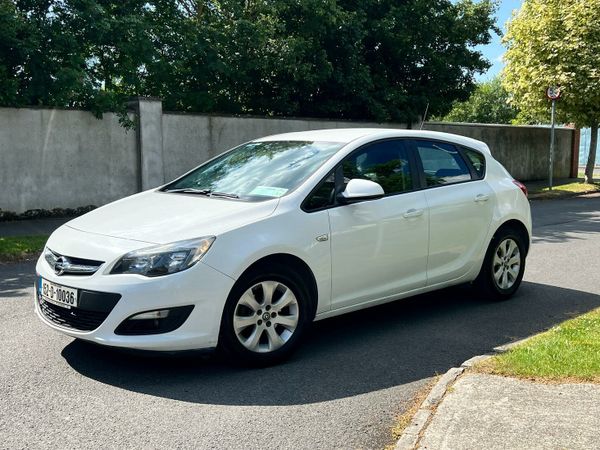 Opel Astra Hatchback, Diesel, 2015, White