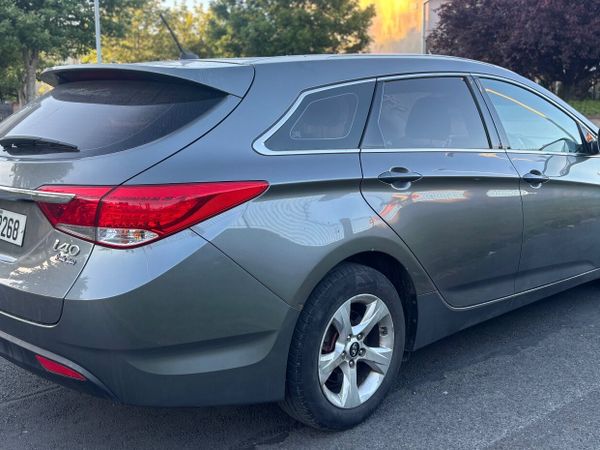 Hyundai i40 Estate, Diesel, 2015, Silver