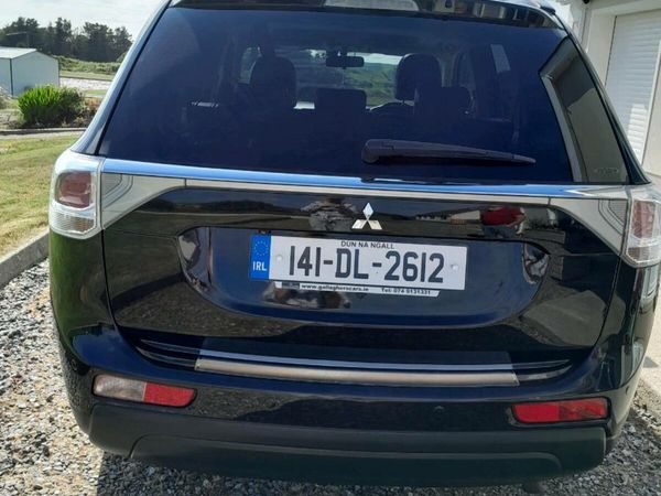 Mitsubishi Outlander SUV, Diesel, 2014, Black