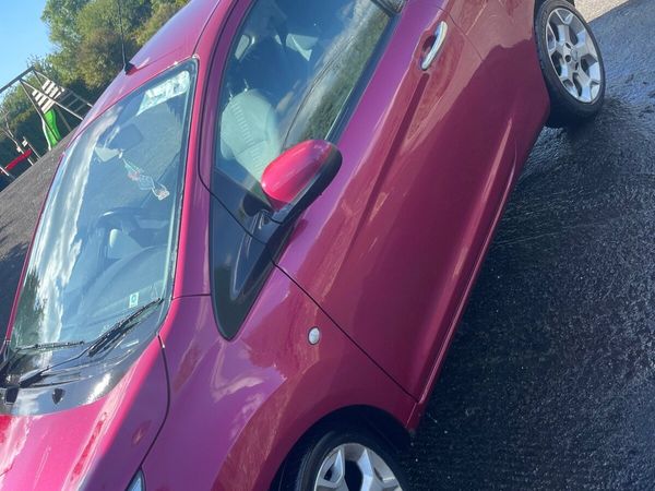 Ford KA Hatchback, Diesel, 2010, Red