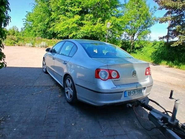 Volkswagen Passat Saloon, Diesel, 2009, Silver