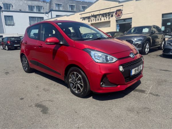 Hyundai i10 Hatchback, Petrol, 2019, Red