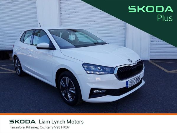 Skoda Fabia Hatchback, Petrol, 2022, White