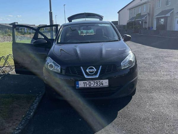 Nissan Qashqai Hatchback, Diesel, 2011, Black