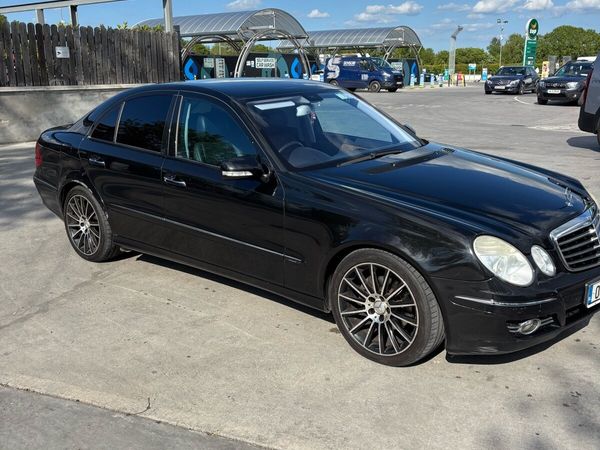 Mercedes-Benz E-Class Saloon, Diesel, 2008, Black