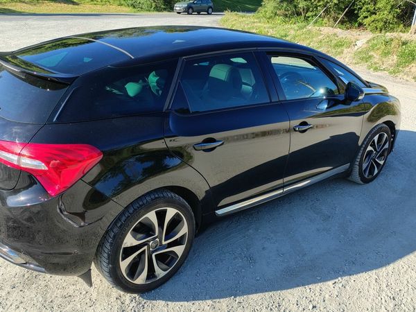 Citroen DS 5 Hatchback, Diesel, 2014, Black