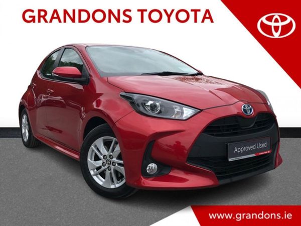 Toyota Yaris Hatchback, Hybrid, 2022, White