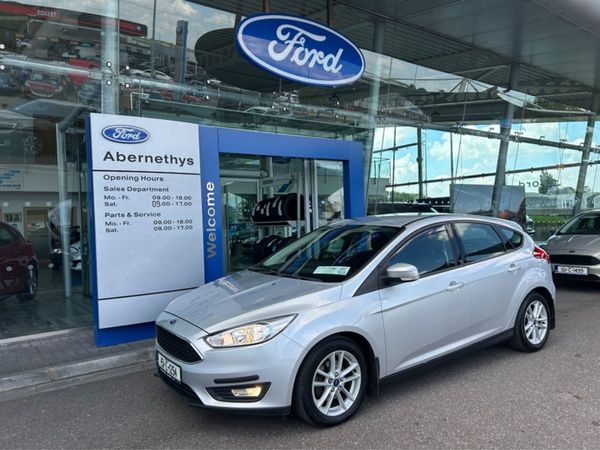 Ford Focus Hatchback, Petrol, 2015, Silver
