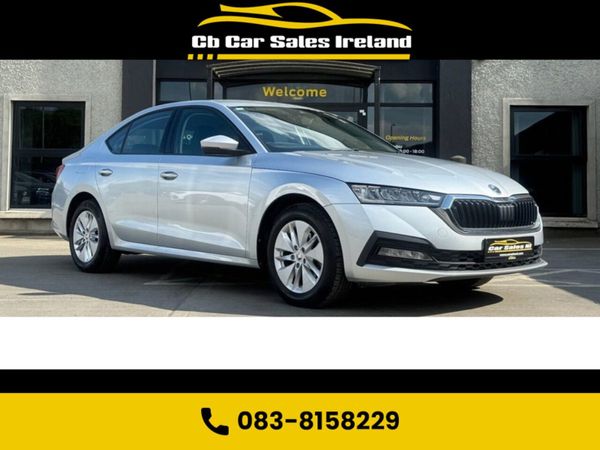 Skoda Octavia Hatchback, Diesel, 2022, Silver