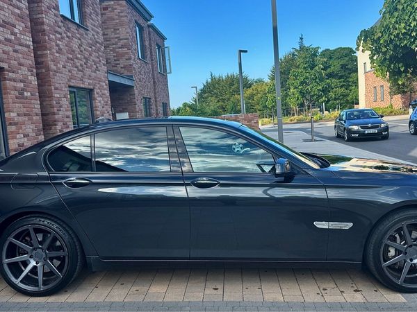 BMW 7-Series Saloon, Diesel, 2011, Grey