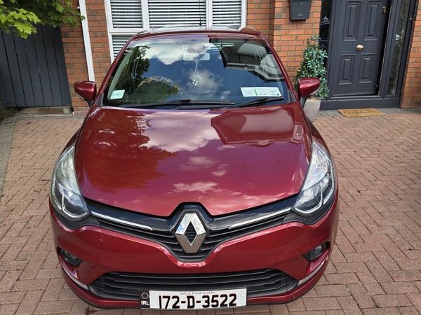 Renault Clio Hatchback, Petrol, 2017, Red