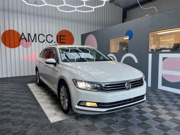 Volkswagen Passat Estate, Petrol, 2019, White