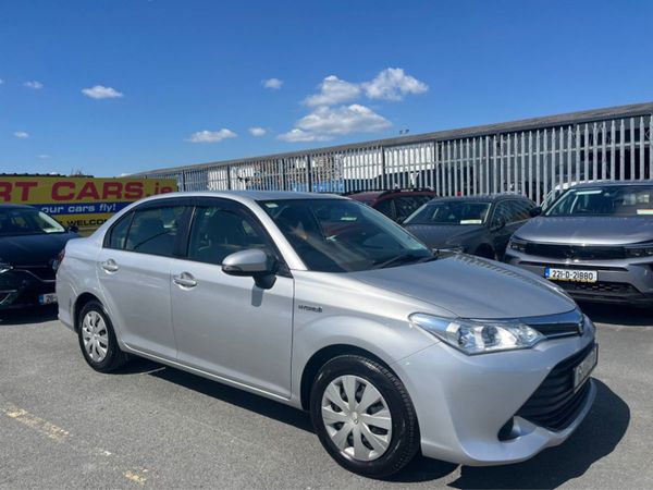 Toyota Corolla Saloon, Petrol Hybrid, 2016, Silver