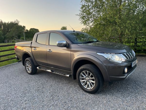 Mitsubishi Outlander SUV, Diesel, 2016, Brown