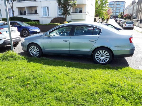 Volkswagen Passat Saloon, Diesel, 2009, Grey