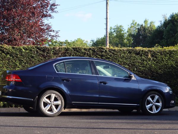 Volkswagen Passat Saloon, Diesel, 2012, Blue