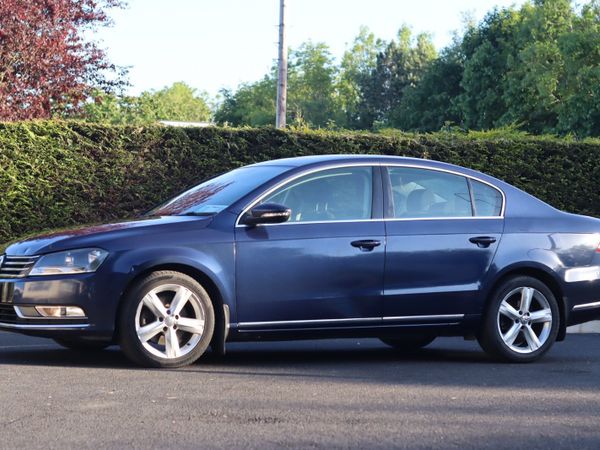 Volkswagen Passat Saloon, Diesel, 2012, Blue