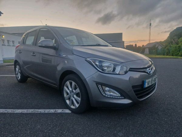 Hyundai i20 Hatchback, Petrol, 2014, Grey