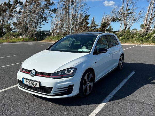 Volkswagen Golf Estate, Petrol, 2015, White