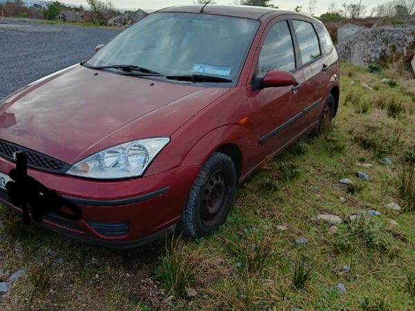 Ford Focus Hatchback, Petrol, 2003, Red