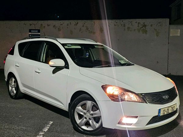 Kia Ceed MPV, Diesel, 2012, White