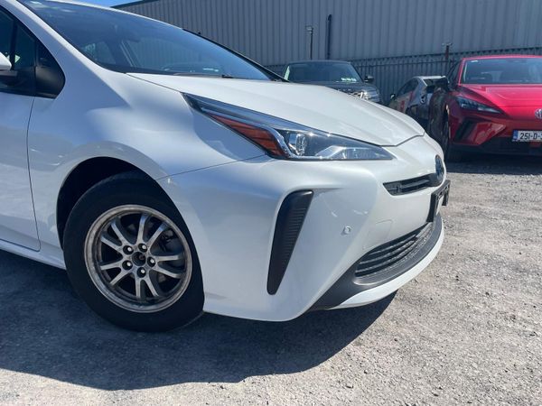 Toyota Prius Hatchback, Petrol Hybrid, 2022, White