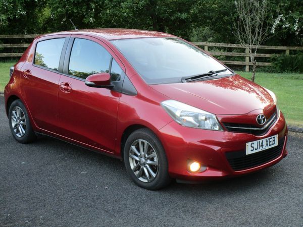 Toyota Yaris Hatchback, Petrol, 2014, Red