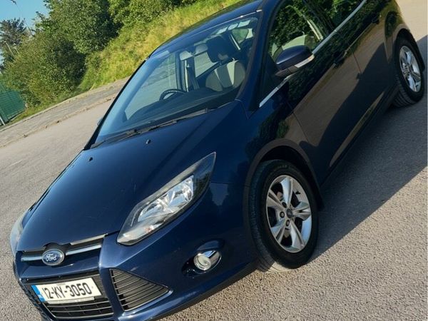 Ford Focus Hatchback, Petrol, 2012, Blue