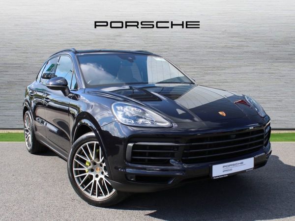 Porsche Cayenne SUV, Petrol Plug-in Hybrid, 2022, Black