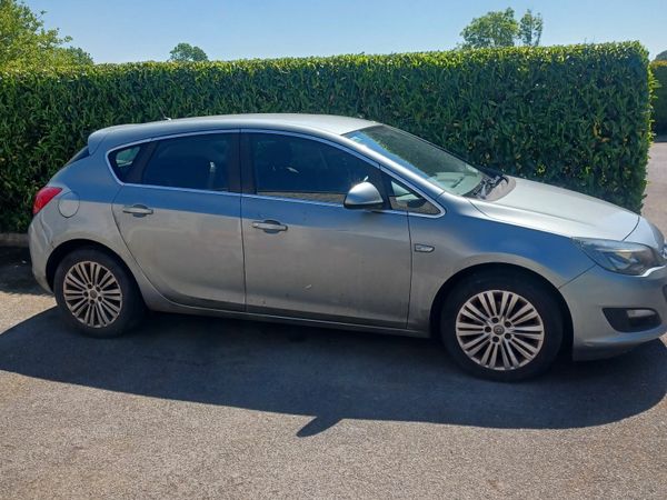 Opel Astra Hatchback, Diesel, 2015, Silver