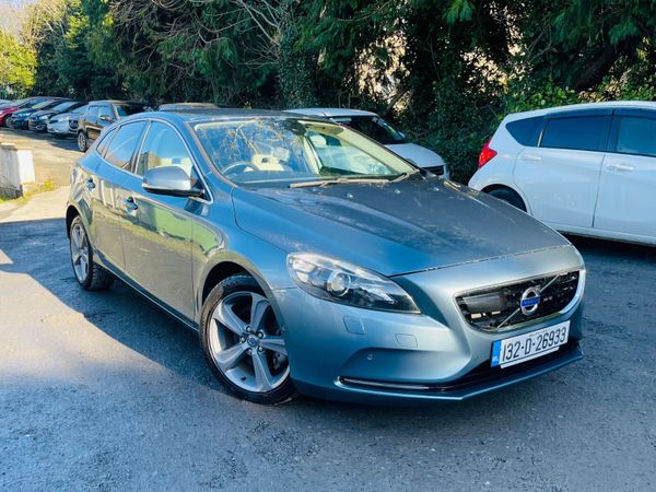 Volvo V40 Hatchback, Petrol, 2013, Grey