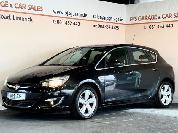Opel Astra Hatchback, Petrol, 2014, Black
