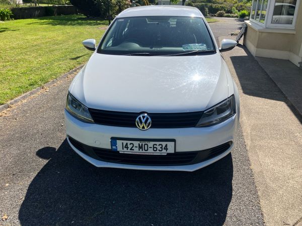 Volkswagen Jetta Saloon, Petrol, 2014, White