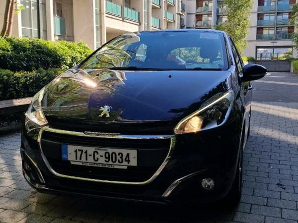 Peugeot 208 Hatchback, Petrol, 2017, Blue