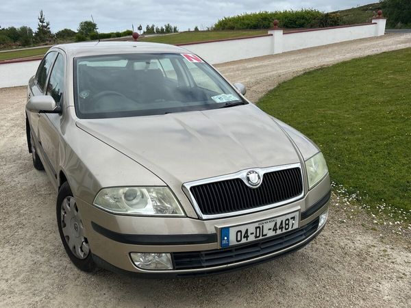 Skoda Octavia Hatchback, Petrol, 2004, Beige